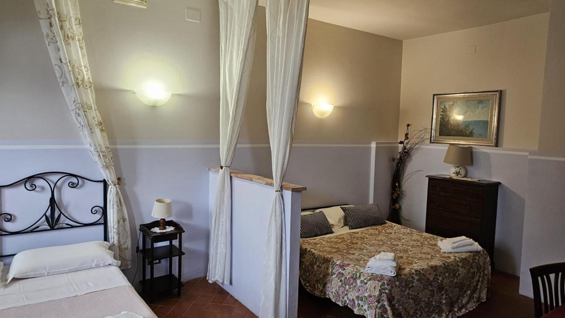 I Chiari Guest House Acquaviva  ภายนอก รูปภาพ