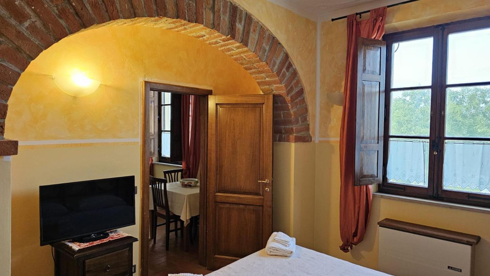 I Chiari Guest House Acquaviva  ภายนอก รูปภาพ
